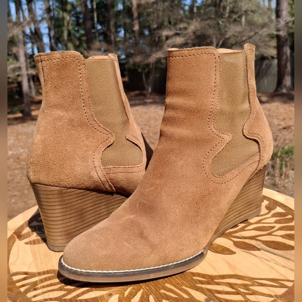 Andre Assous Palmer CognacSuede Wedge Ankle Booties Size 8